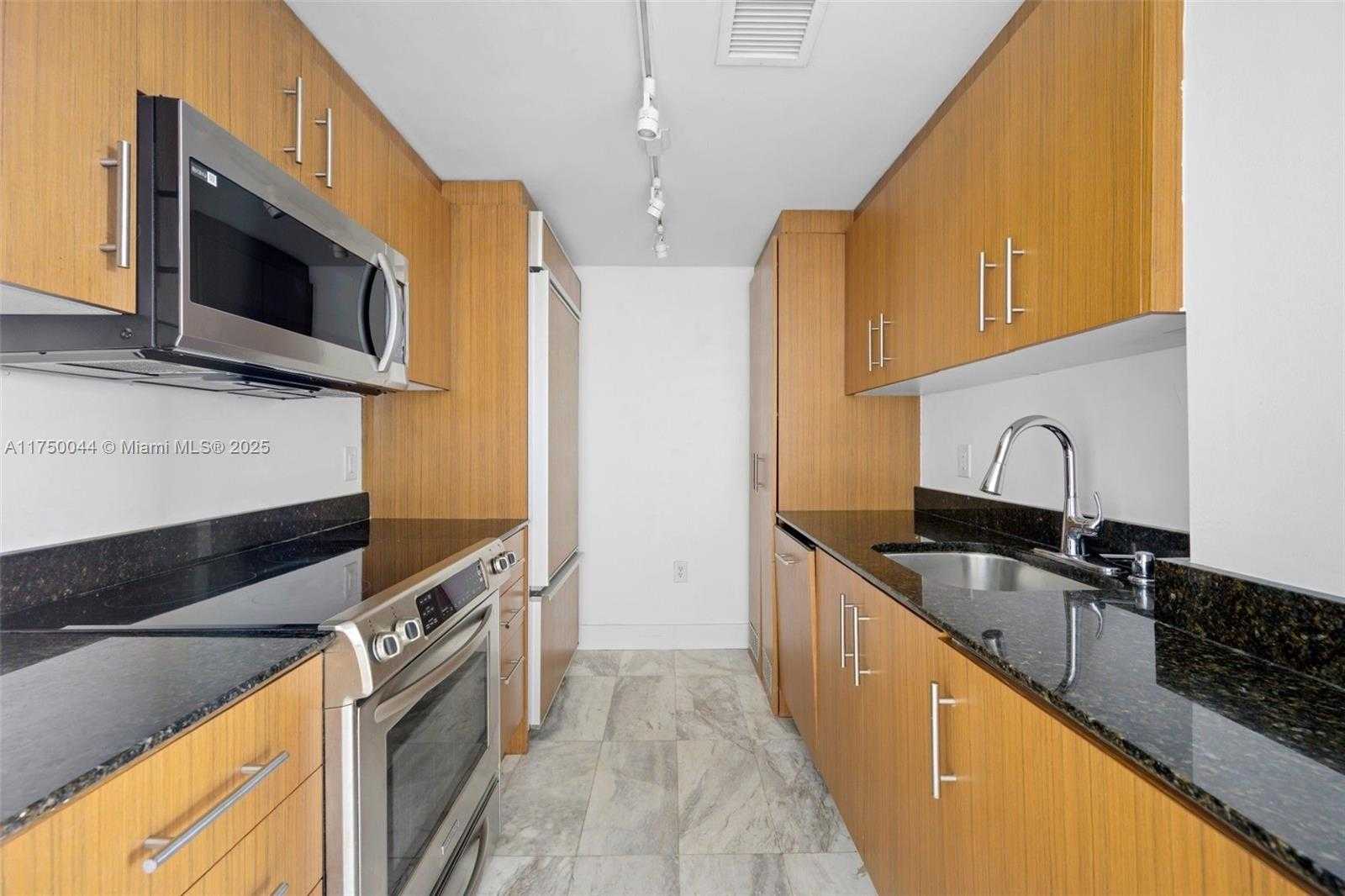Small Image of 10275 COLLINS AVE #532, Bal Harbour Number 15