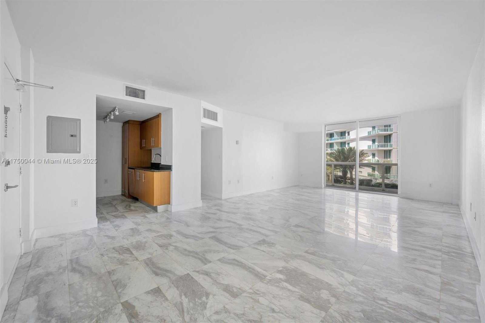 Small Image of 10275 COLLINS AVE #532, Bal Harbour Number 18