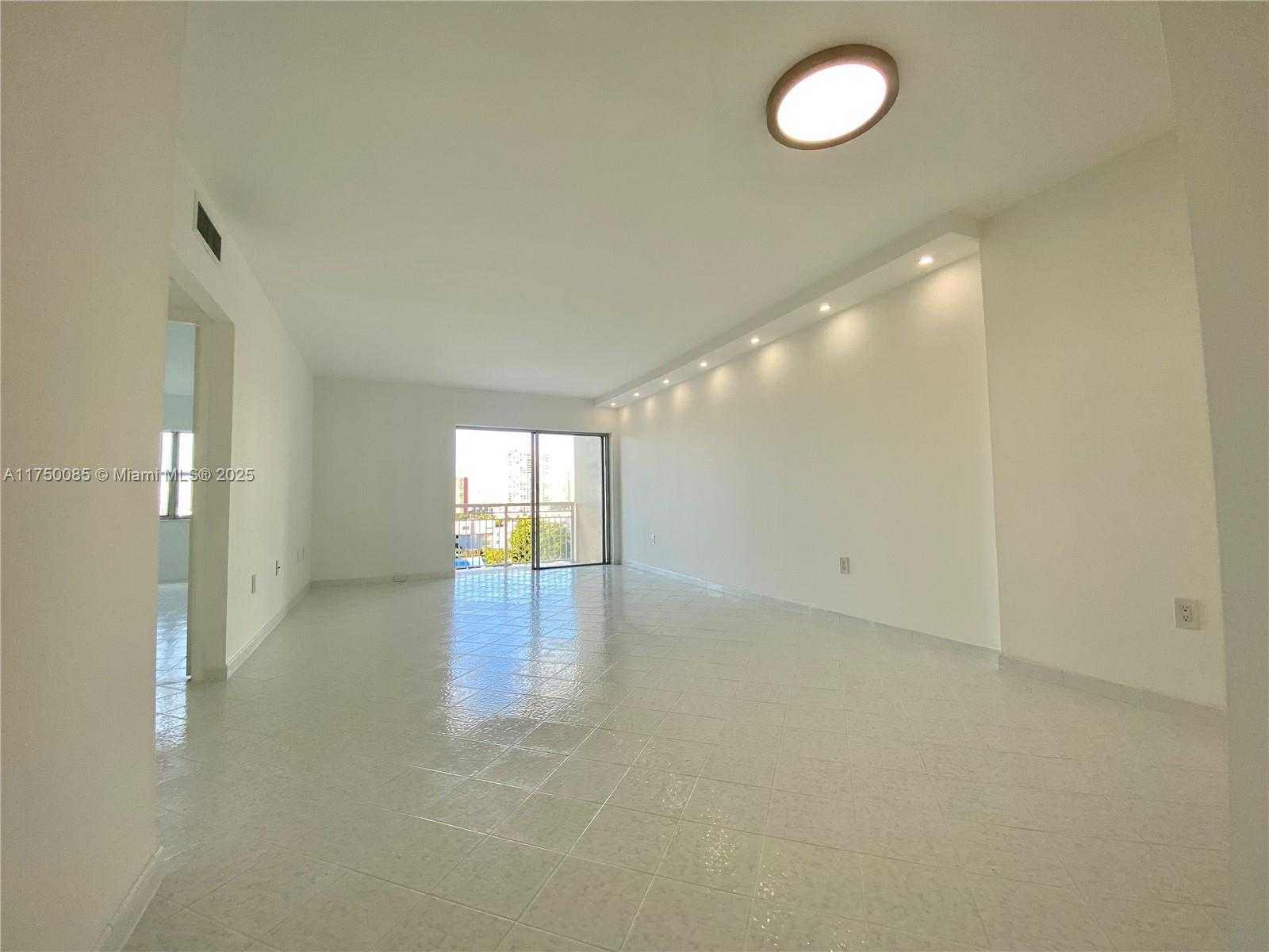 Small Image of 400 KINGS POINT DR #929, Sunny Isles Beach Number 11