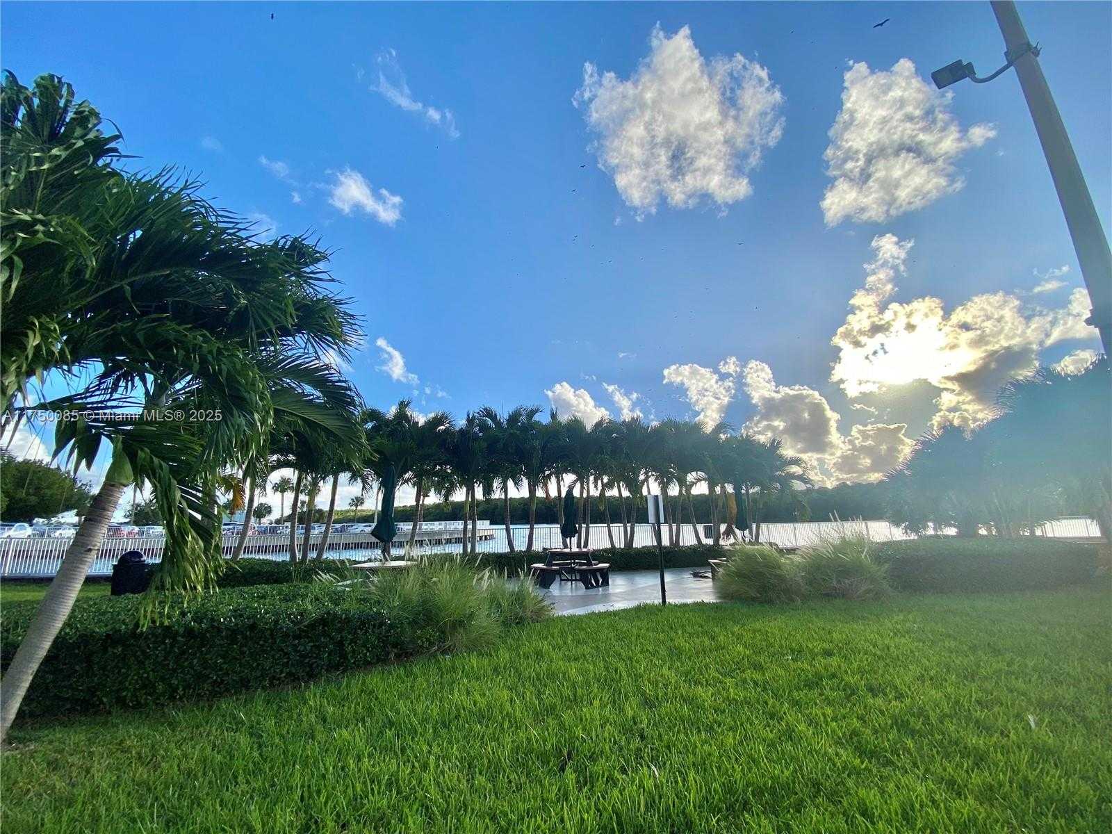 Small Image of 400 KINGS POINT DR #929, Sunny Isles Beach Number 25