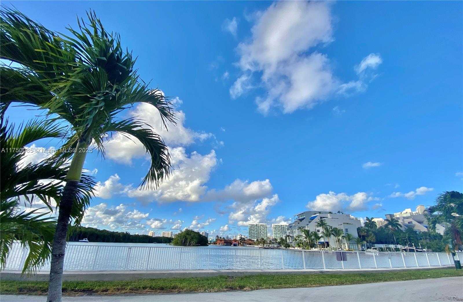 Small Image of 400 KINGS POINT DR #929, Sunny Isles Beach Number 26