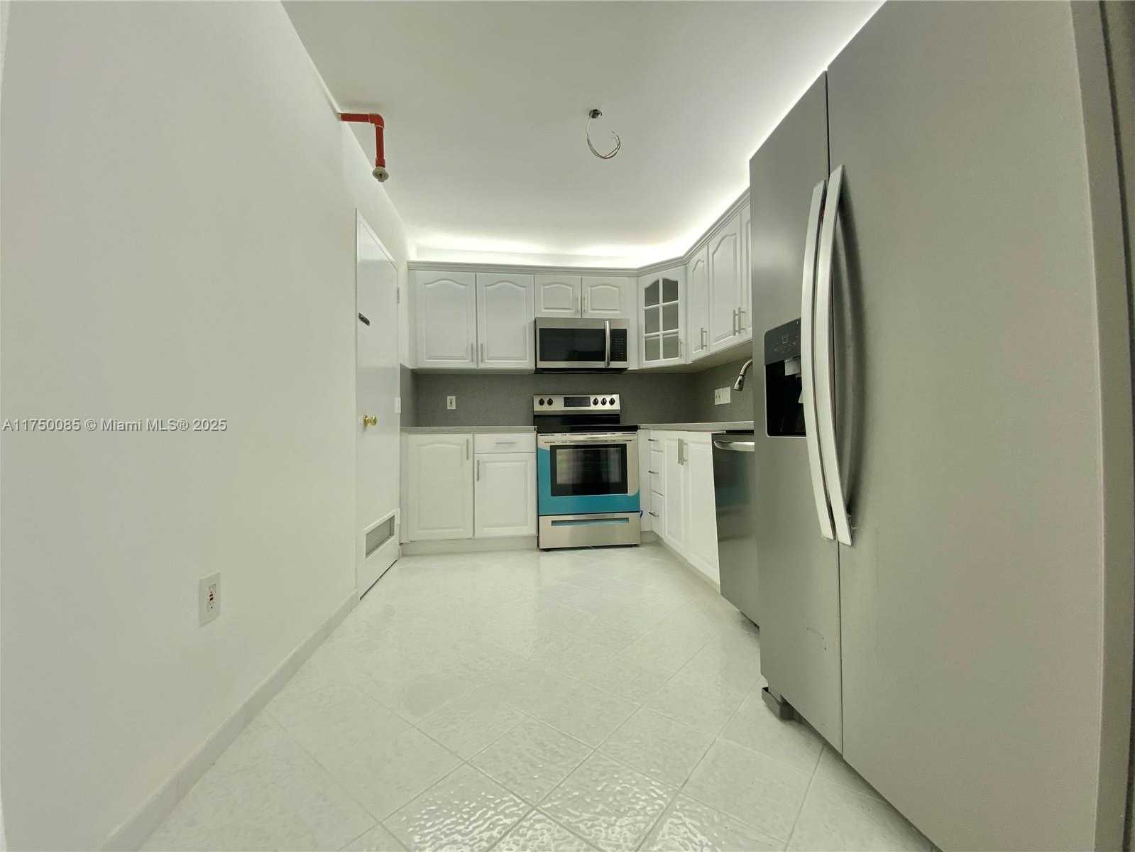 Small Image of 400 KINGS POINT DR #929, Sunny Isles Beach Number 5