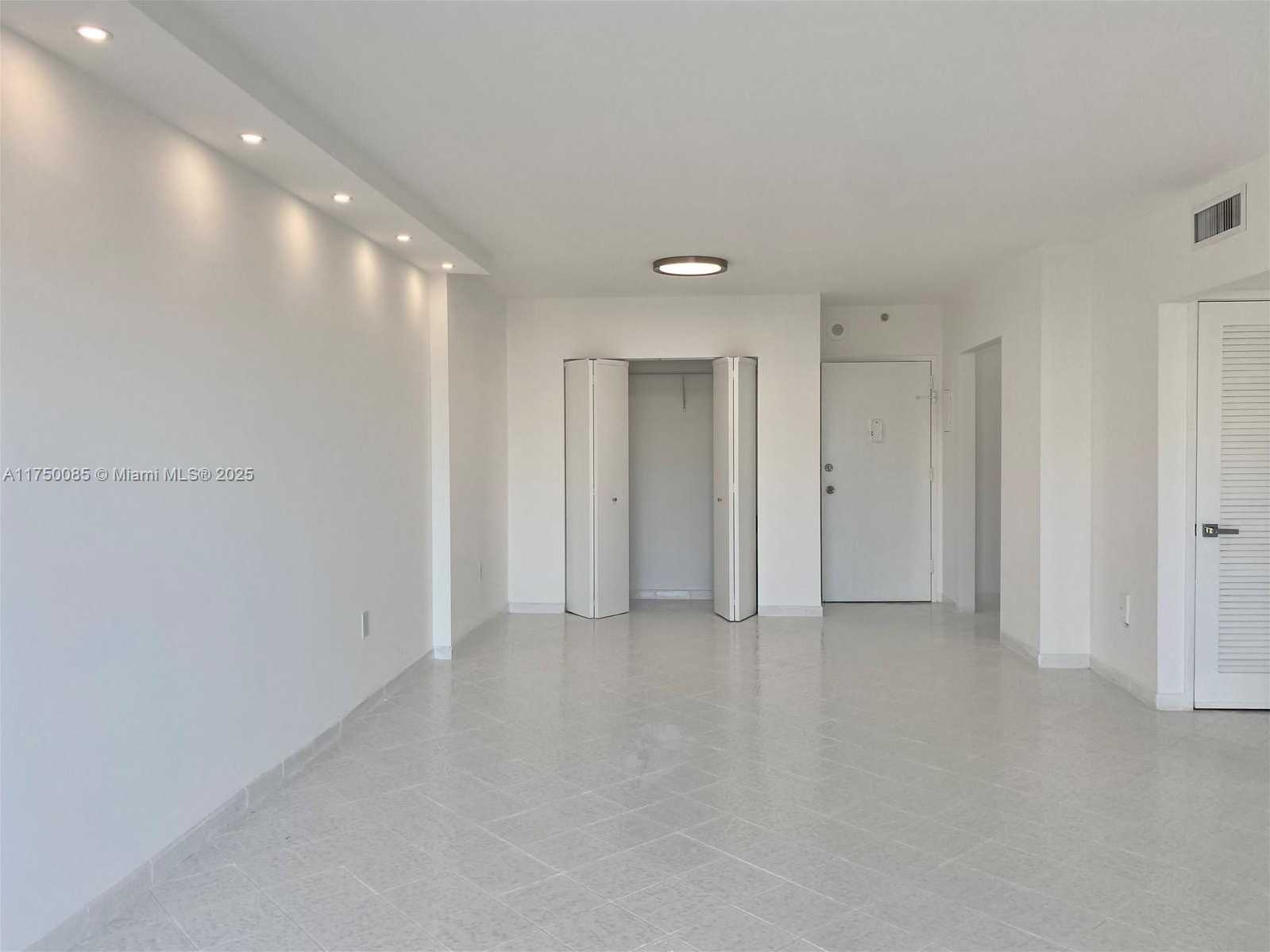 Small Image of 400 KINGS POINT DR #929, Sunny Isles Beach Number 8