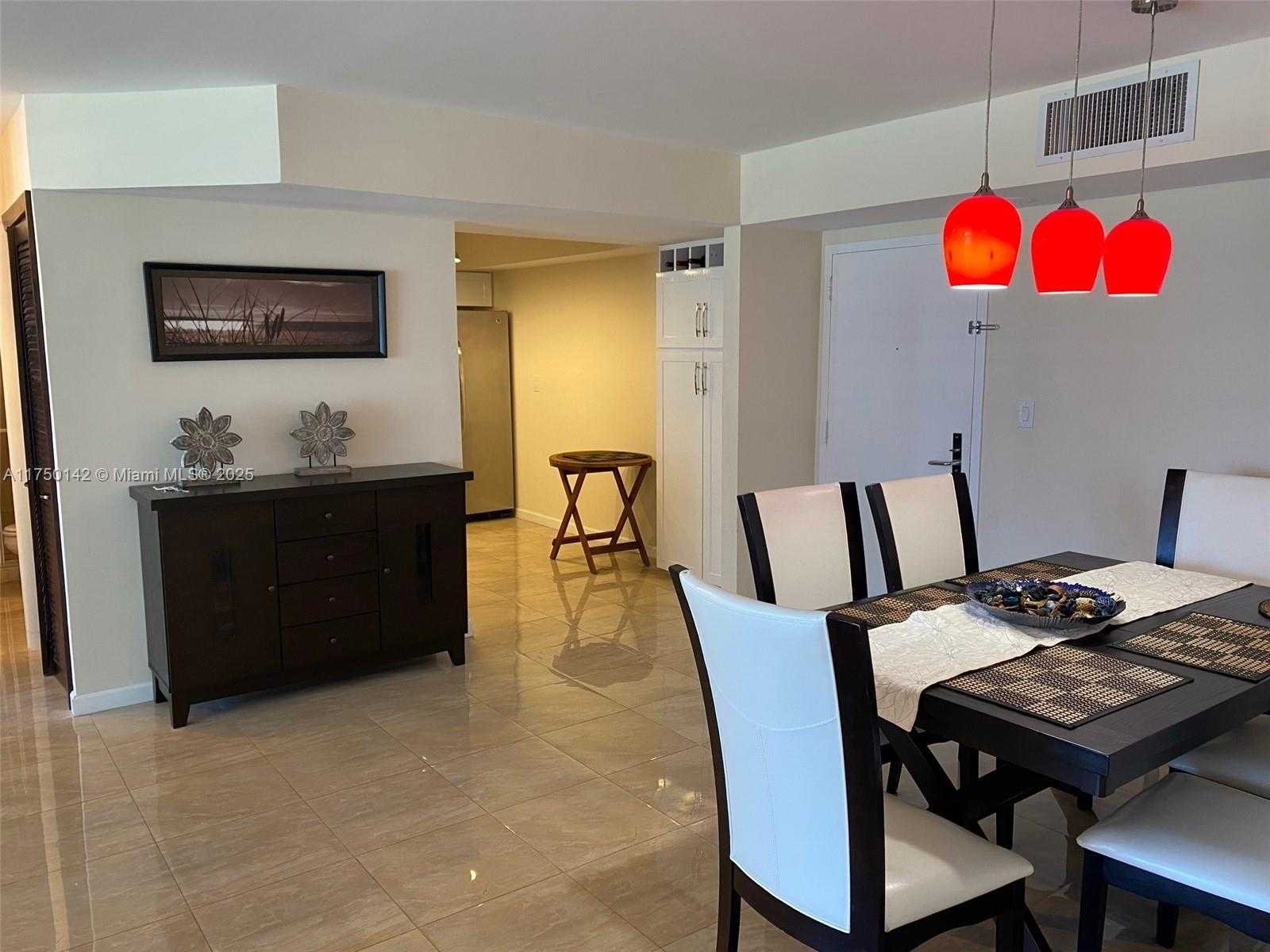Small Image of 3600 MYSTIC POINTE DR #717, Aventura Number 11