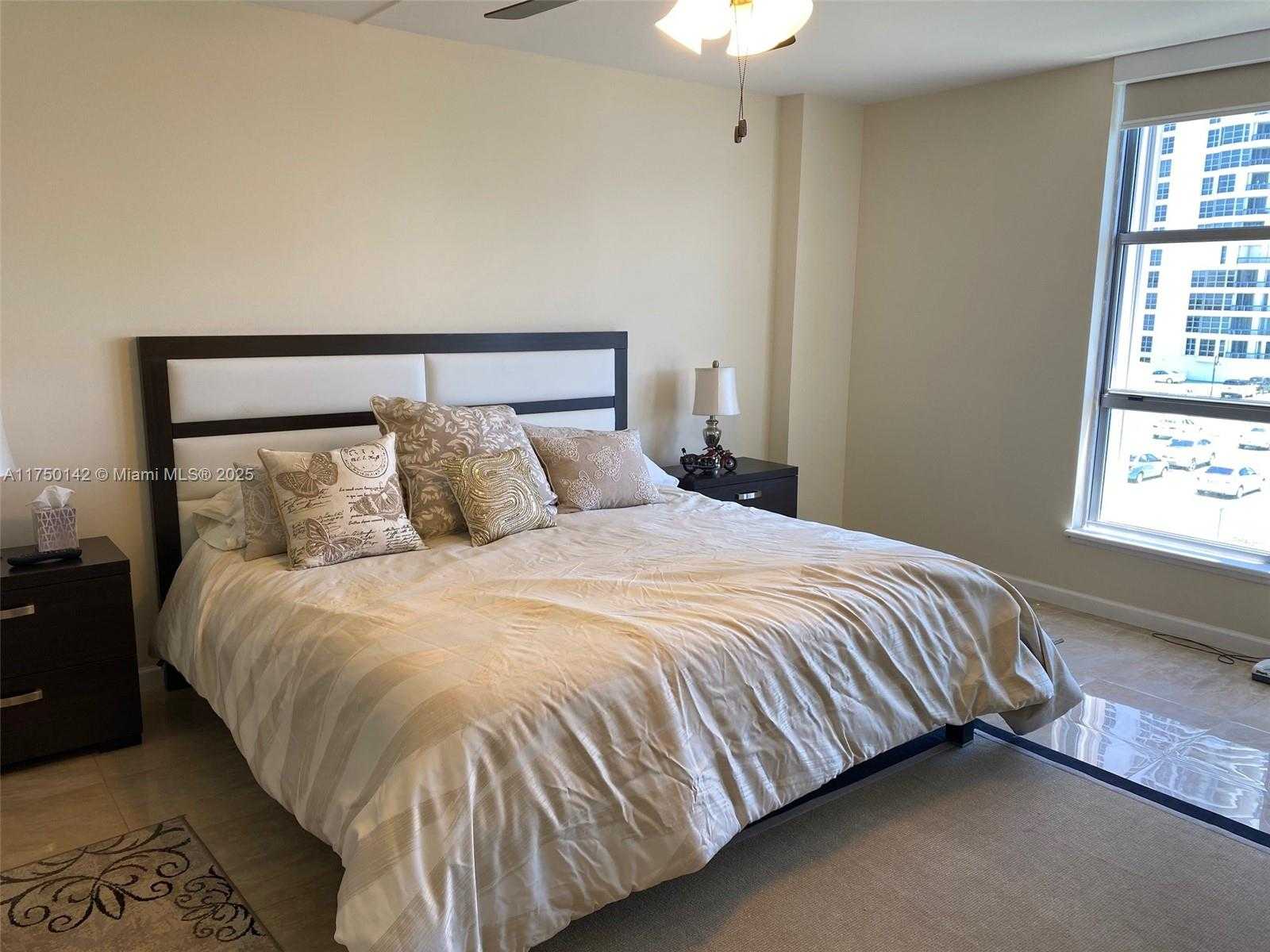 Small Image of 3600 MYSTIC POINTE DR #717, Aventura Number 12