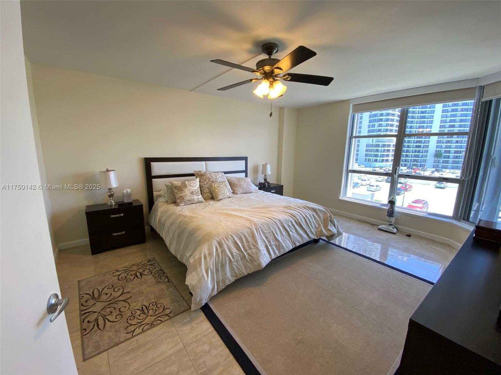 Small Image of 3600 MYSTIC POINTE DR #717, Aventura Number 13