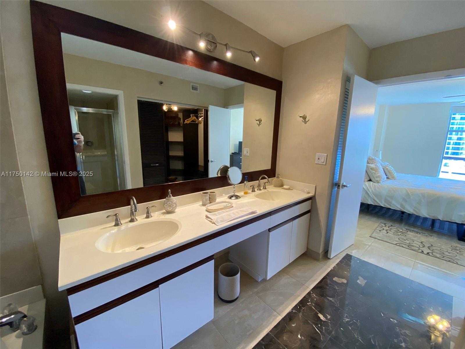 Small Image of 3600 MYSTIC POINTE DR #717, Aventura Number 18