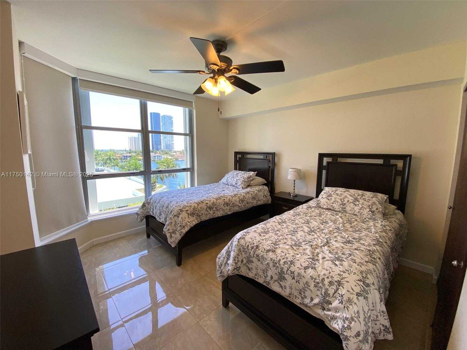 Small Image of 3600 MYSTIC POINTE DR #717, Aventura Number 22