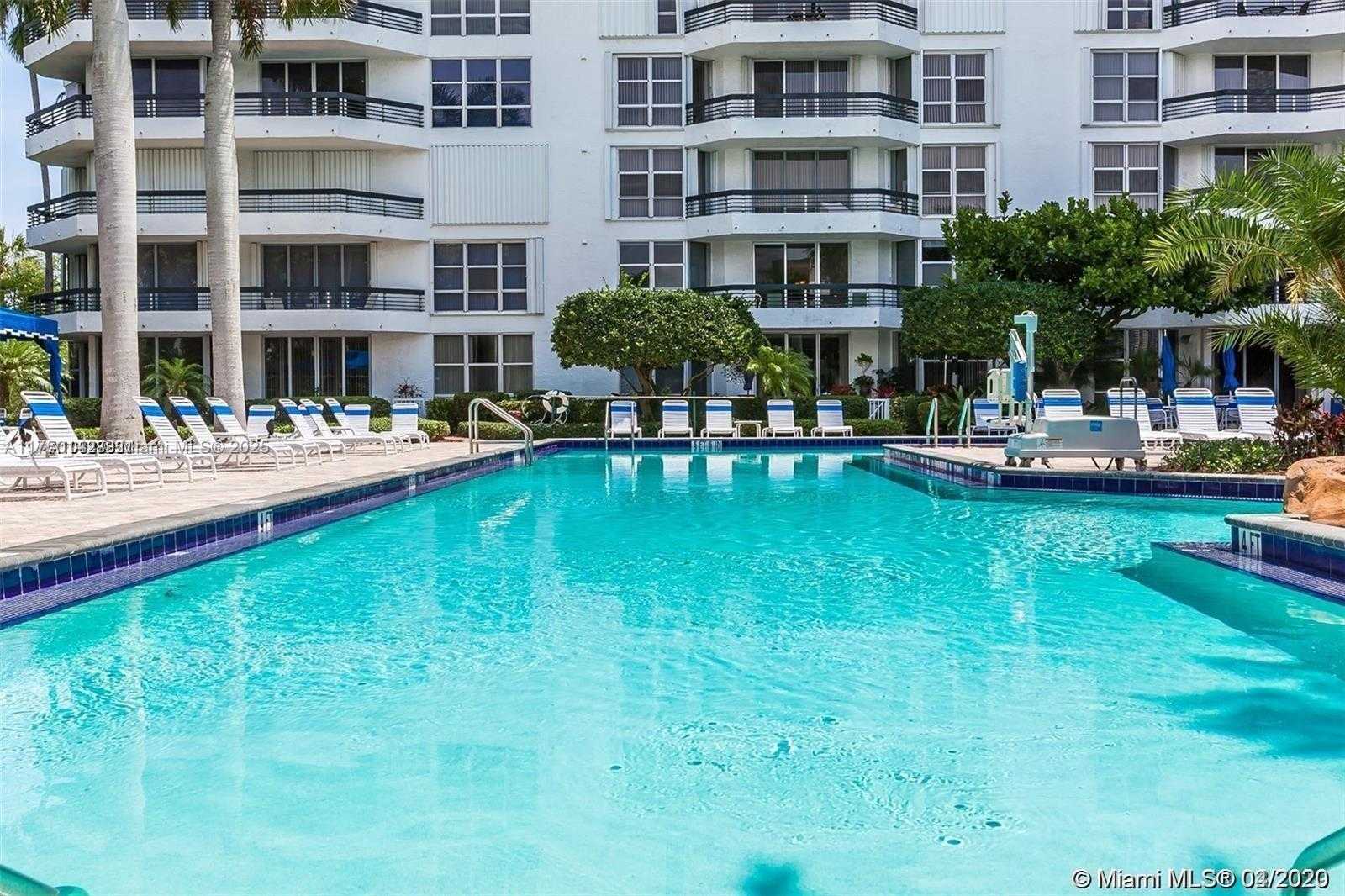 Small Image of 3600 MYSTIC POINTE DR #717, Aventura Number 27
