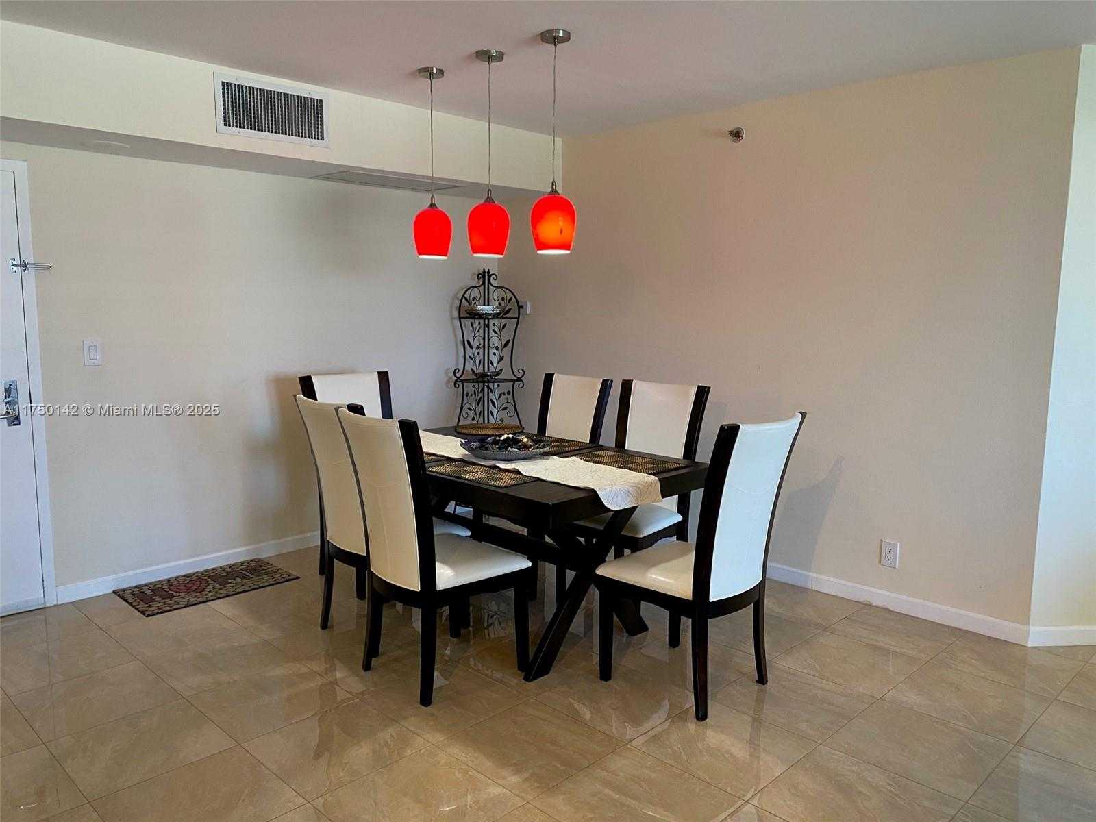 Small Image of 3600 MYSTIC POINTE DR #717, Aventura Number 6