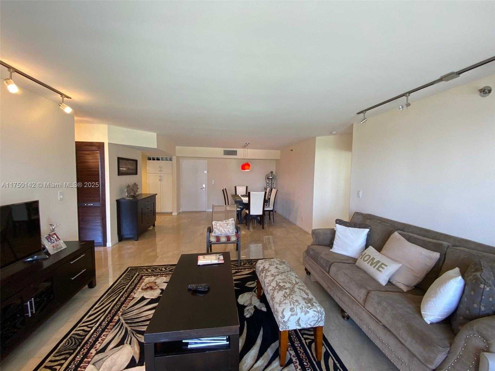 Small Image of 3600 MYSTIC POINTE DR #717, Aventura Number 9