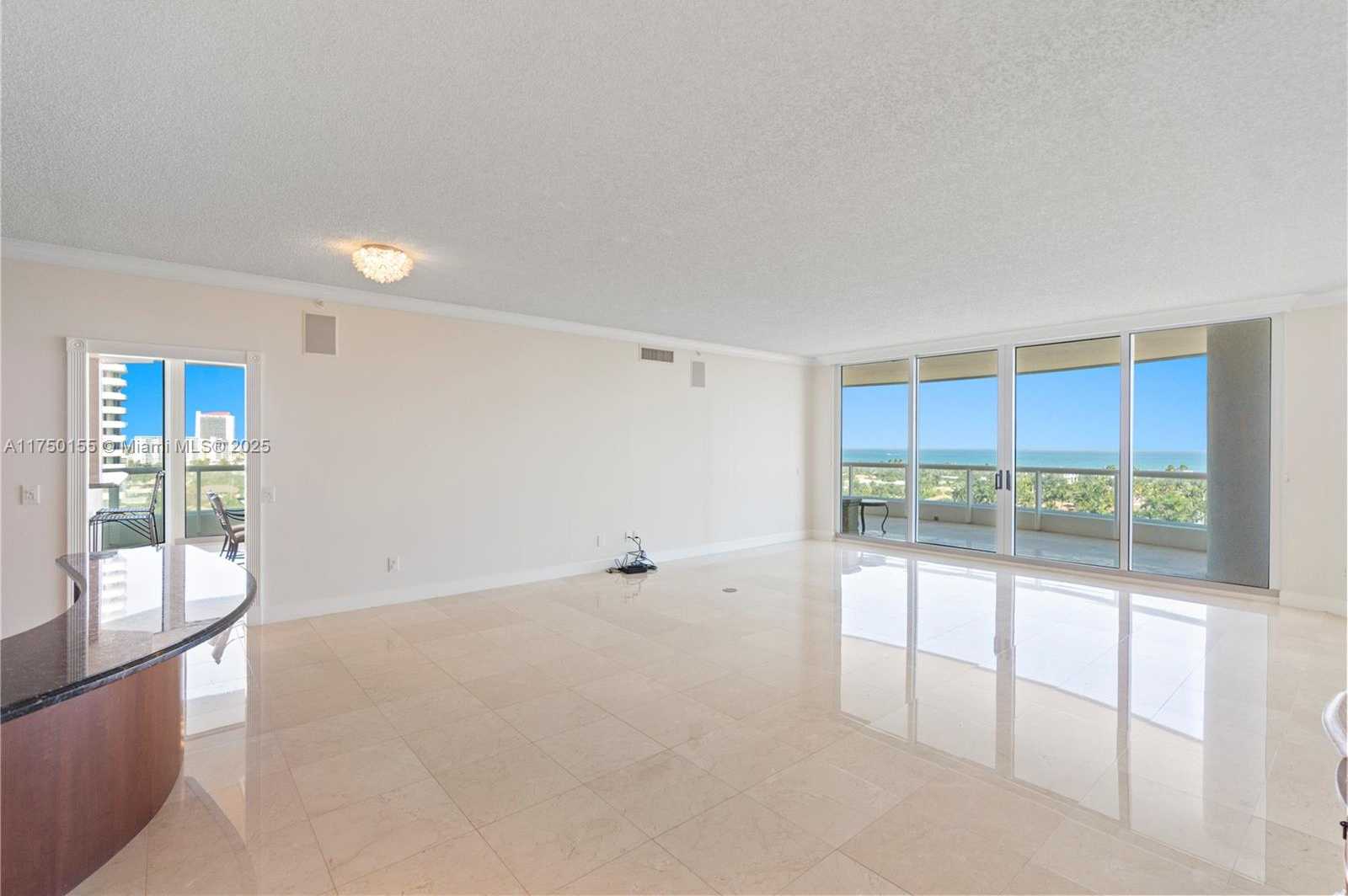 Small Image of 21050 POINT PL #1204, Aventura Number 37