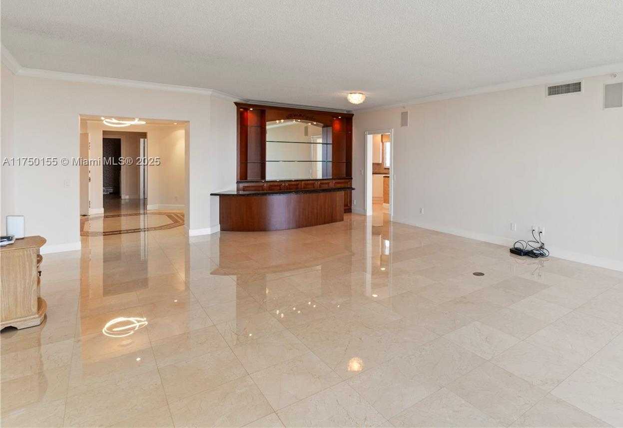 Small Image of 21050 POINT PL #1204, Aventura Number 38