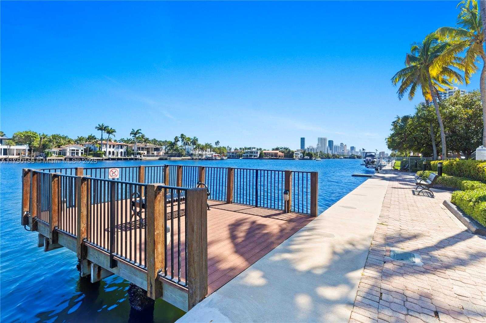 Small Image of 21050 POINT PL #1204, Aventura Number 50