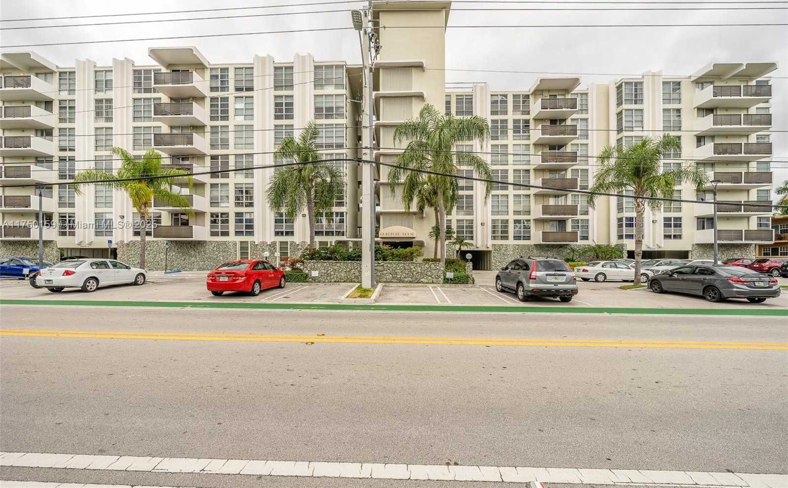 Small Image of 9800 WEST BAY HARBOR DR #308, Bay Harbor Islands Number 6