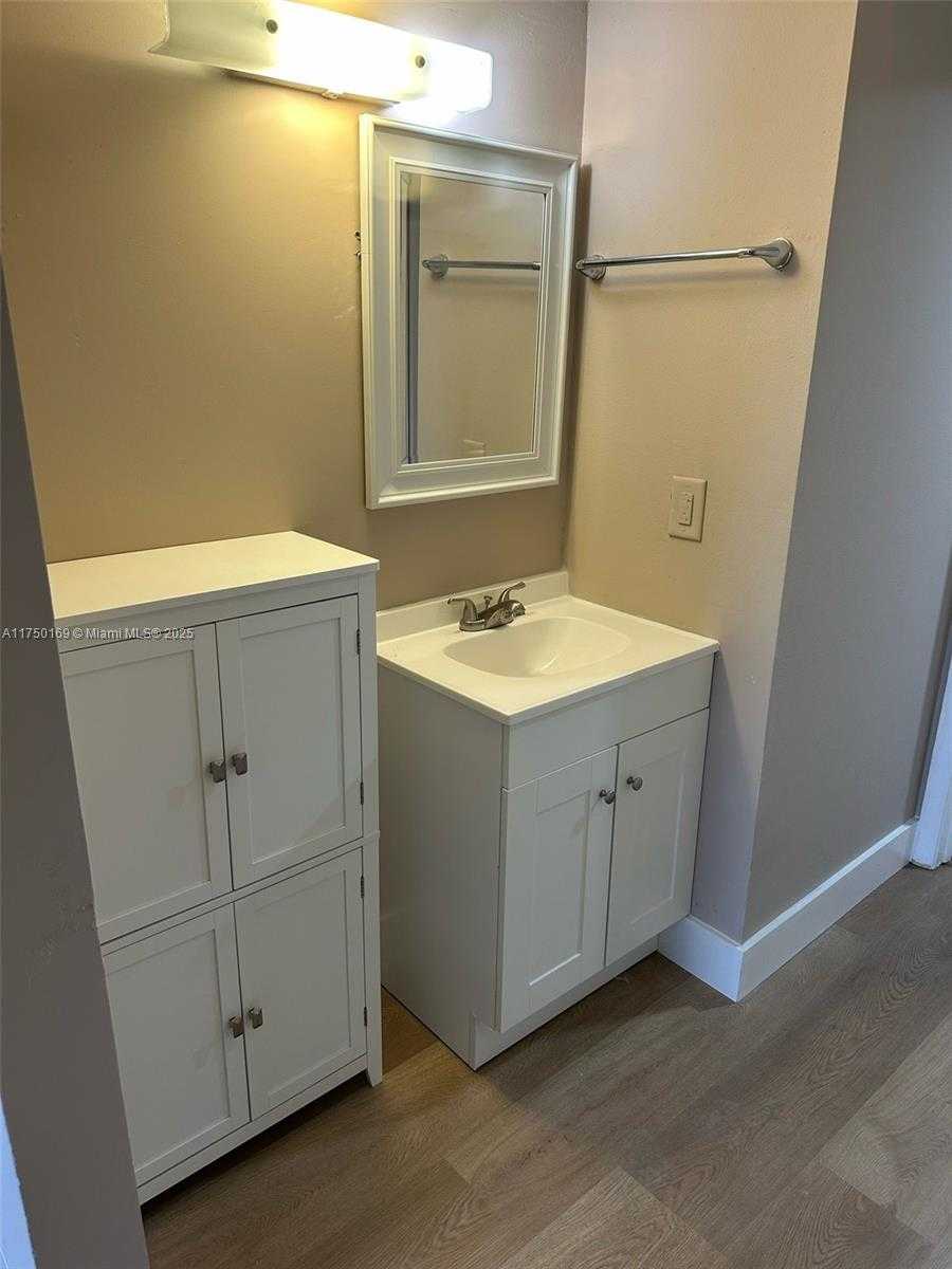 Small Image of 8335 SW 152nd Ave, Miami, FL 33193, USA Number 10