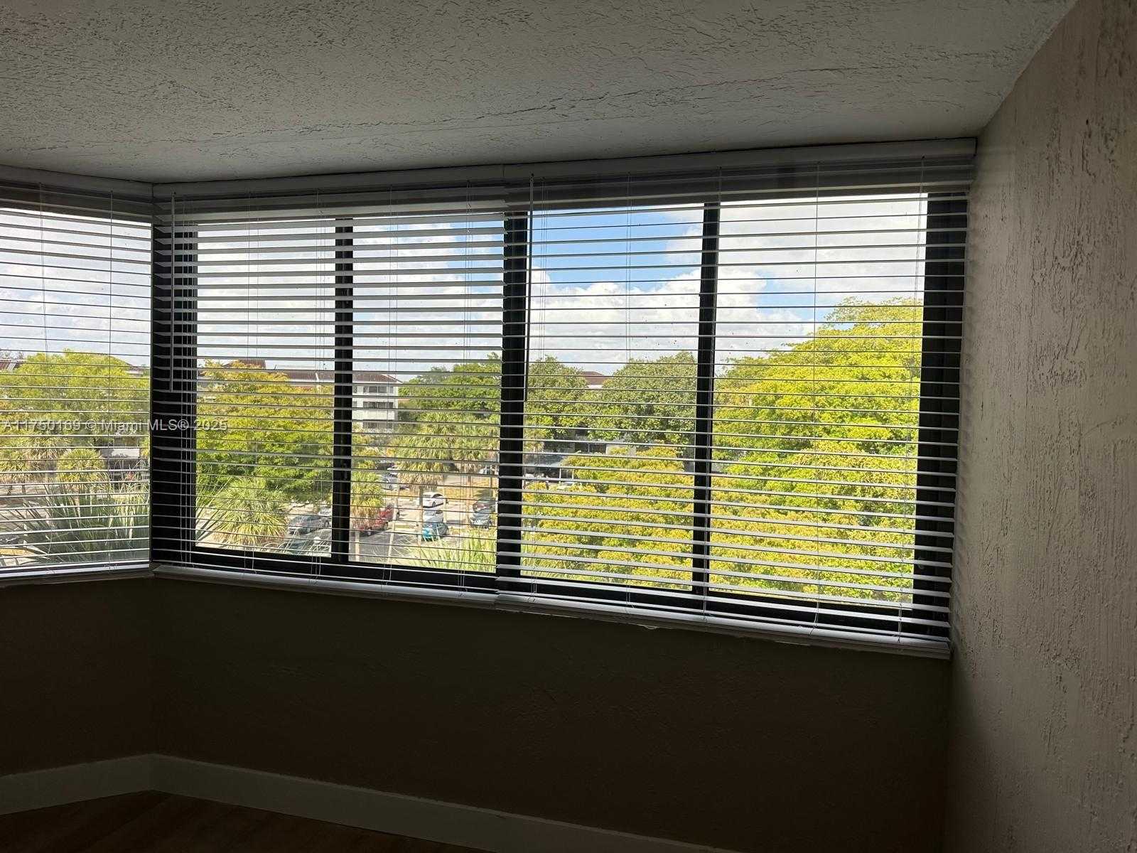 Small Image of 8335 SW 152nd Ave, Miami, FL 33193, USA Number 15