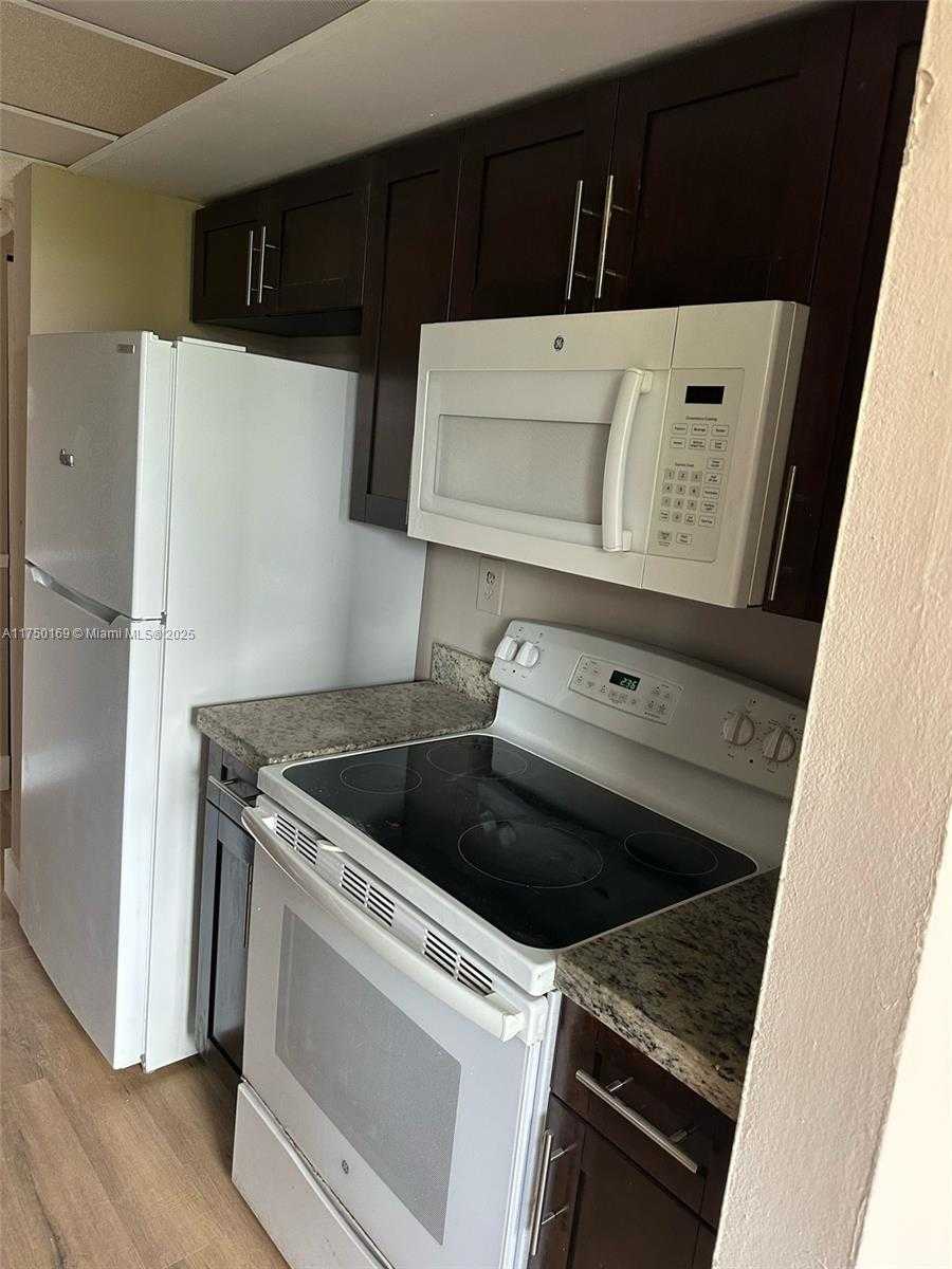 Small Image of 8335 SW 152nd Ave, Miami, FL 33193, USA Number 3