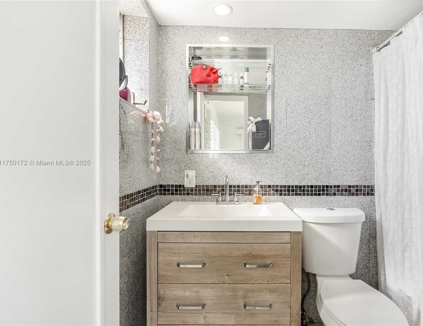 Small Image of 9700 EAST BAY HARBOR DR (AVAIL NOW - 10/31) #302, Bay Harbor Islands Number 17