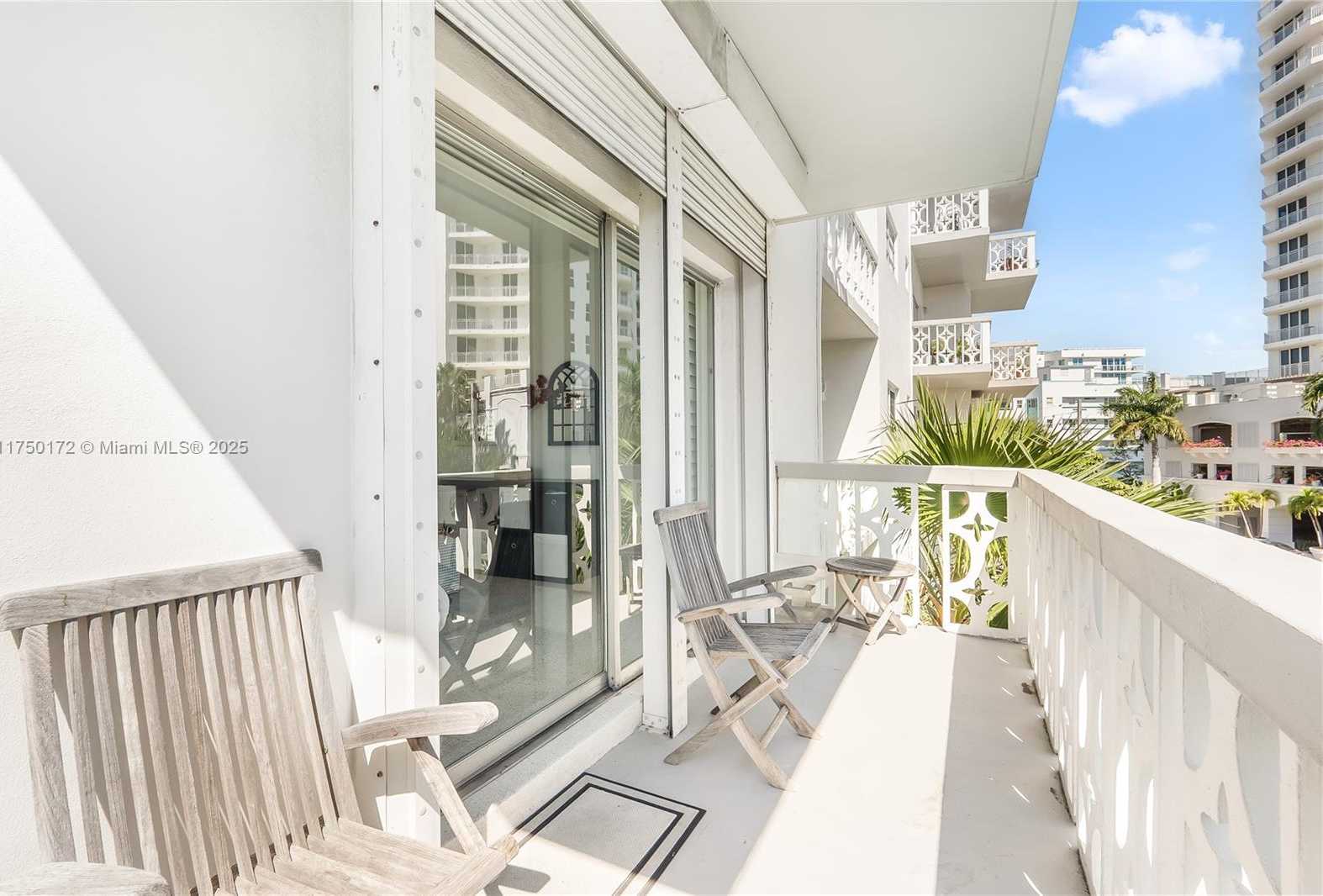 Small Image of 9700 EAST BAY HARBOR DR (AVAIL NOW - 10/31) #302, Bay Harbor Islands Number 26