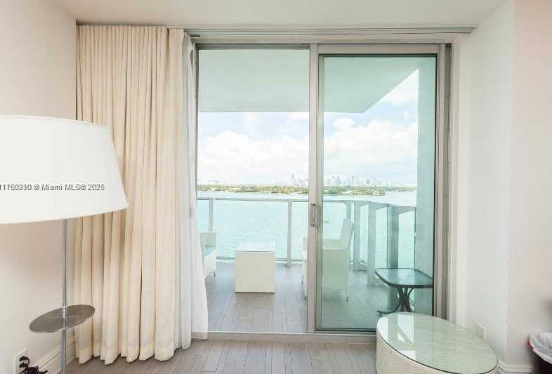 Small Image of 1100 WEST AVE #916, Miami Beach Number 20