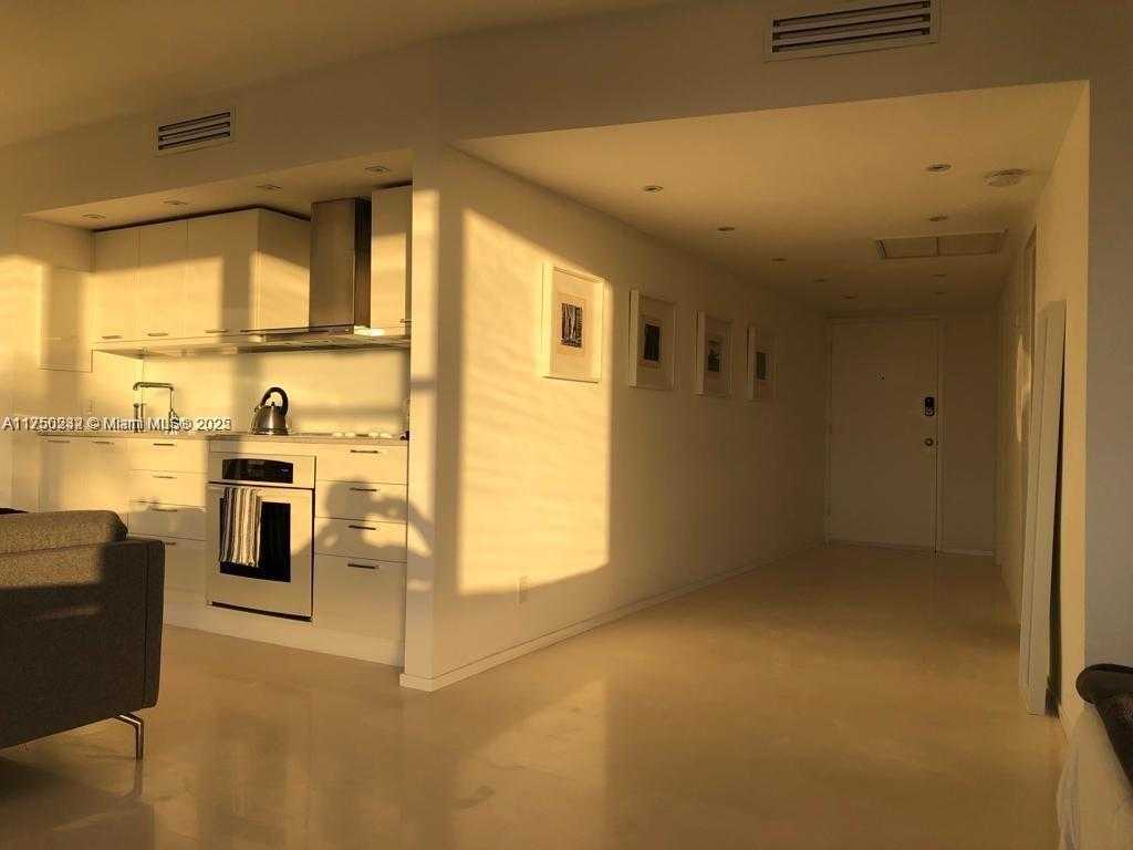 Small Image of 900 BAY DR #315, Miami Beach Number 21