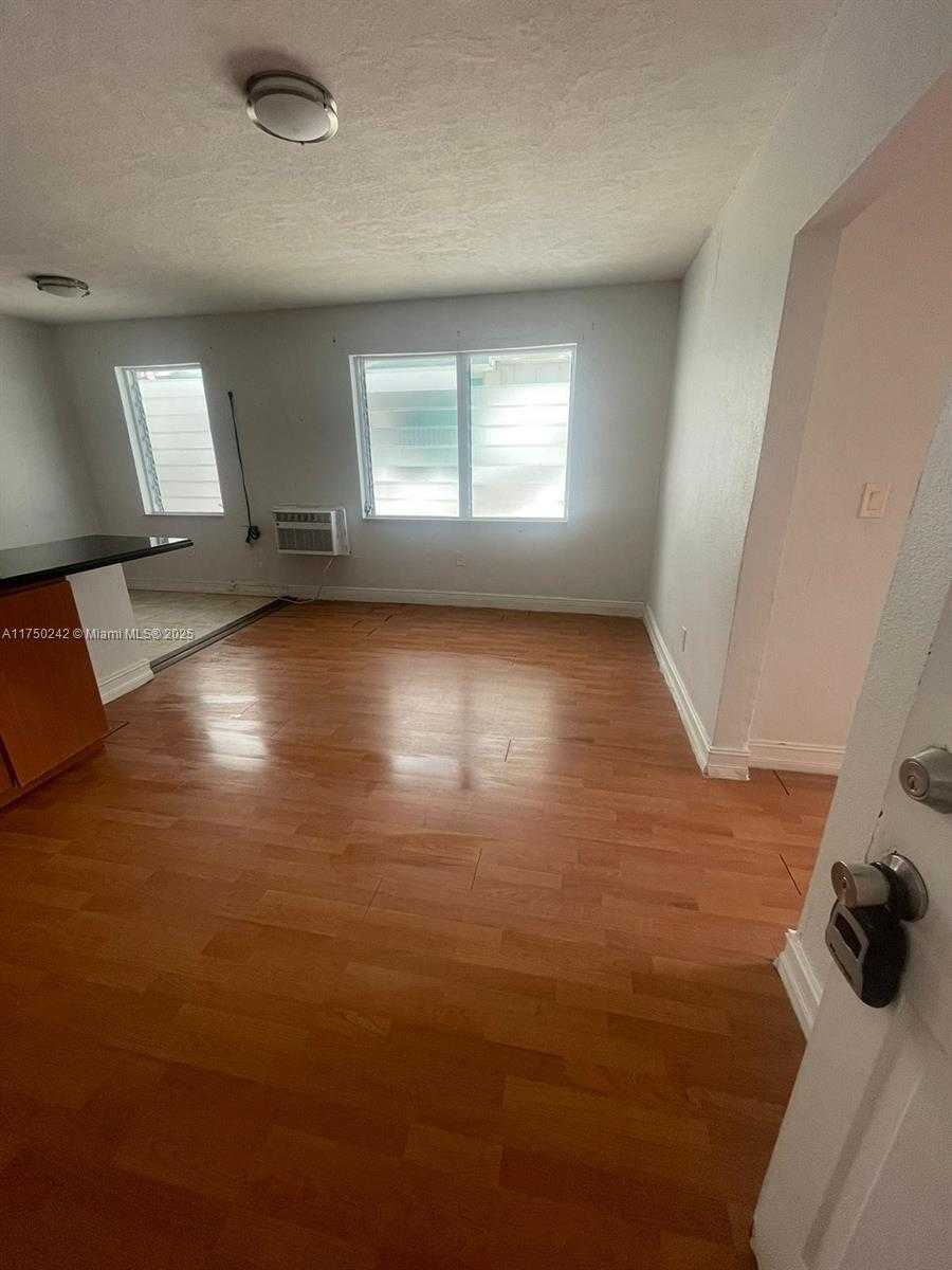 Small Image of 7928 HARDING AVE #1, Miami Beach Number 6