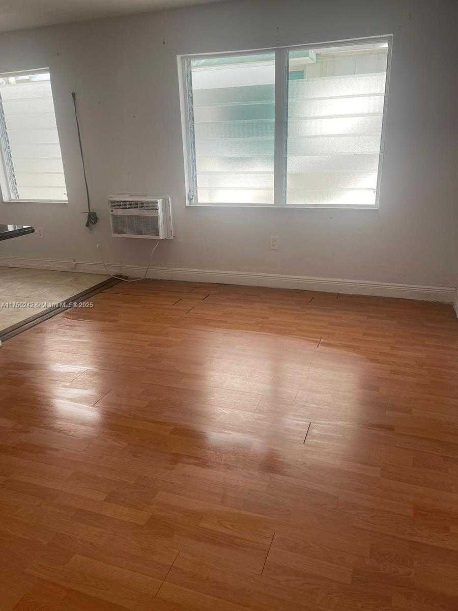 Small Image of 7928 HARDING AVE #1, Miami Beach Number 9