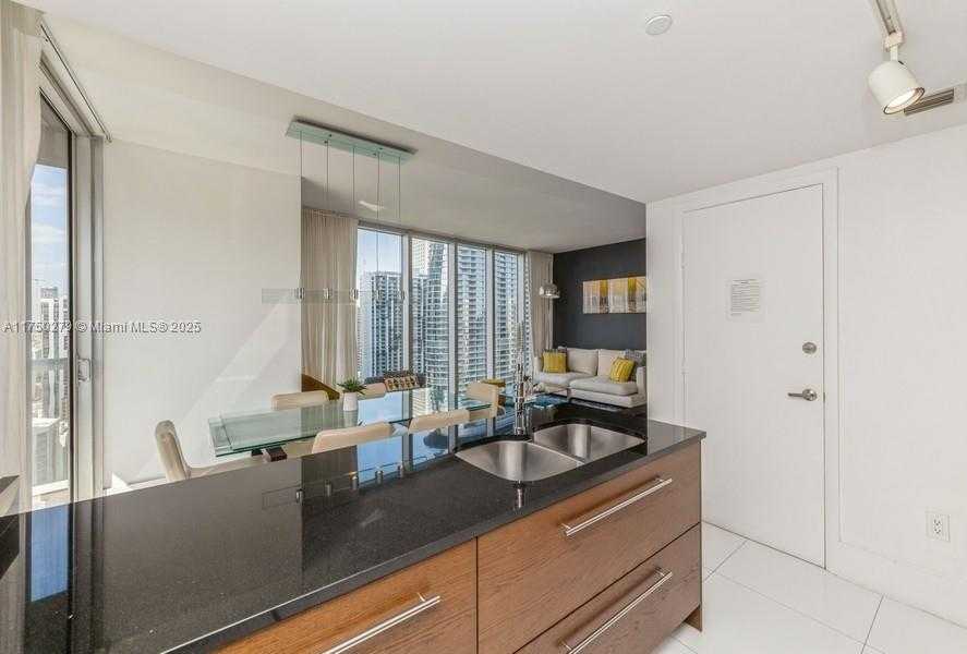 Small Image of 485 BRICKELL AVE #3704, Miami Number 15