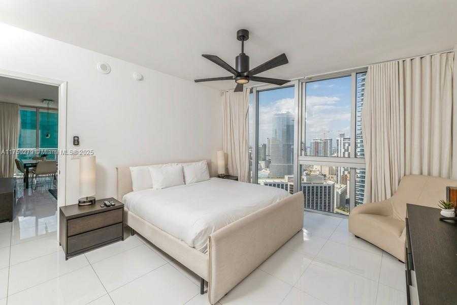 Small Image of 485 BRICKELL AVE #3704, Miami Number 18