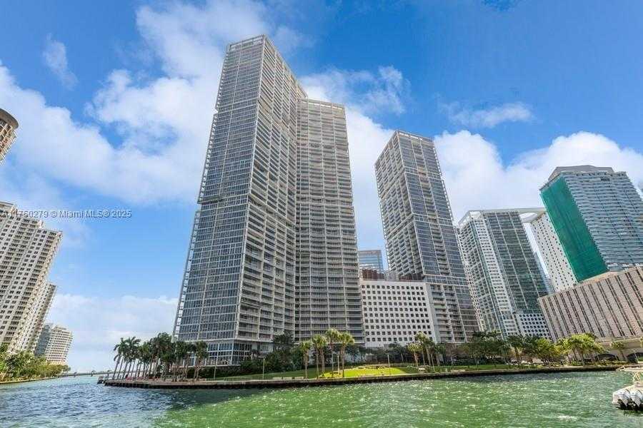 Small Image of 485 BRICKELL AVE #3704, Miami Number 2