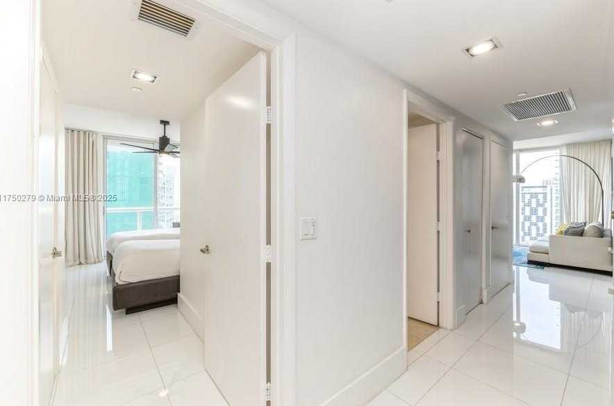 Small Image of 485 BRICKELL AVE #3704, Miami Number 30