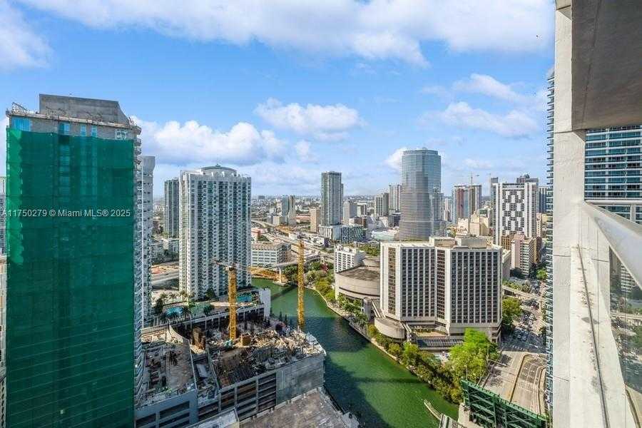 Small Image of 485 BRICKELL AVE #3704, Miami Number 37