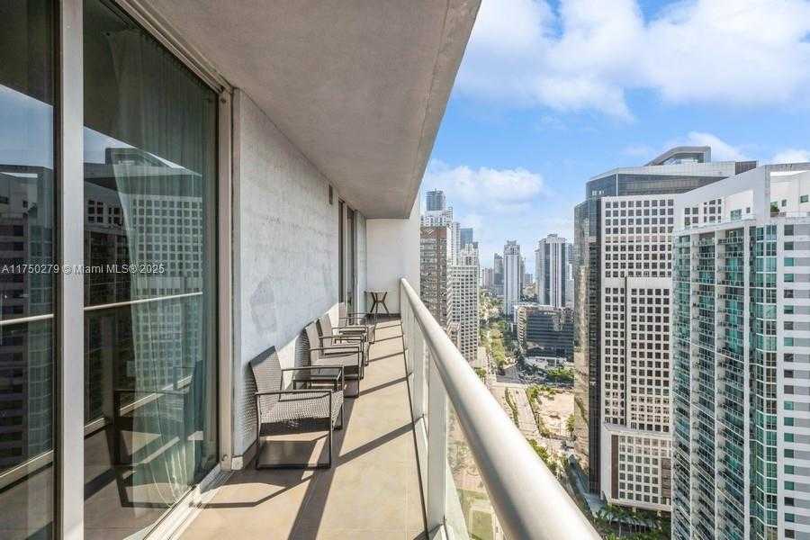 Small Image of 485 BRICKELL AVE #3704, Miami Number 40