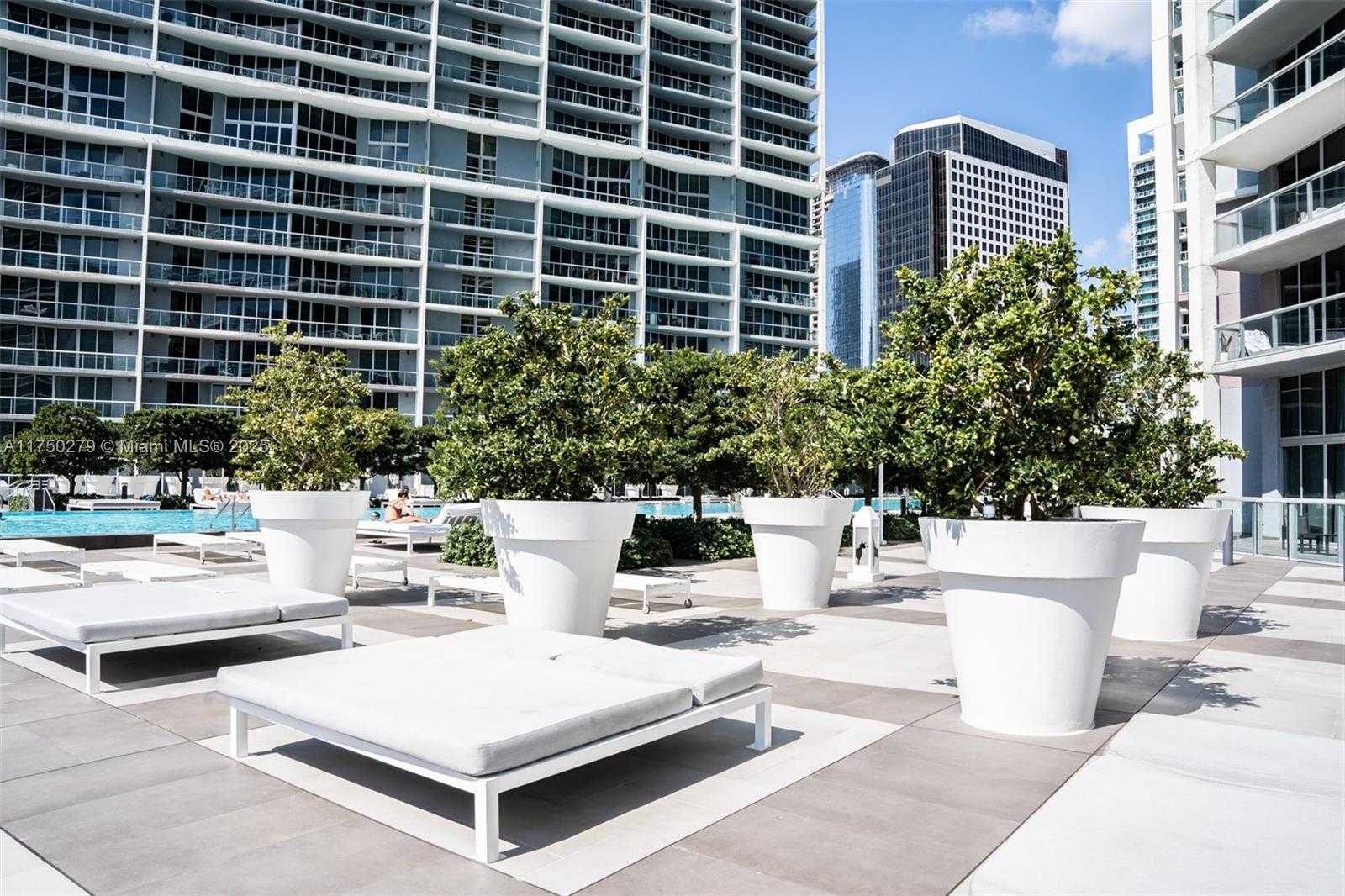 Small Image of 485 BRICKELL AVE #3704, Miami Number 42