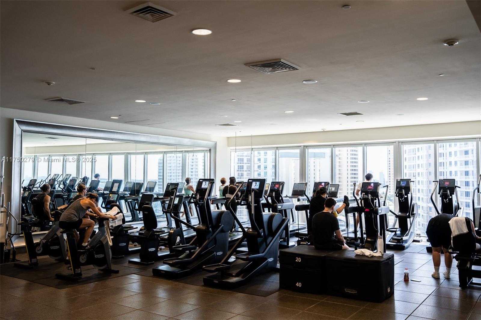 Small Image of 485 BRICKELL AVE #3704, Miami Number 45
