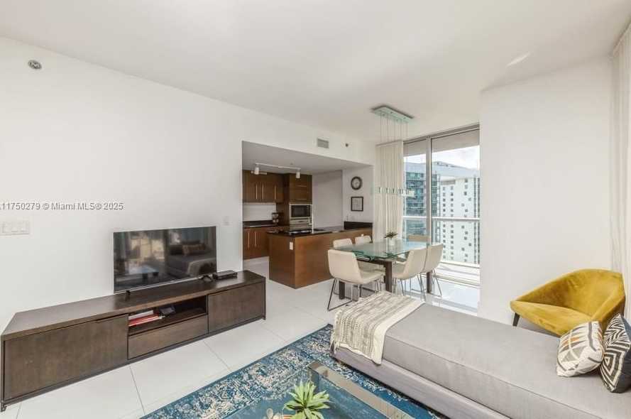 Small Image of 485 BRICKELL AVE #3704, Miami Number 9