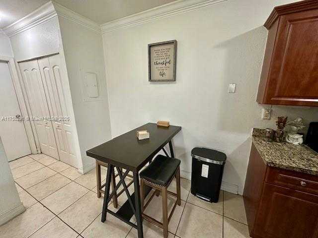 Small Image of 1925 MADISON ST #11, Hollywood Number 15