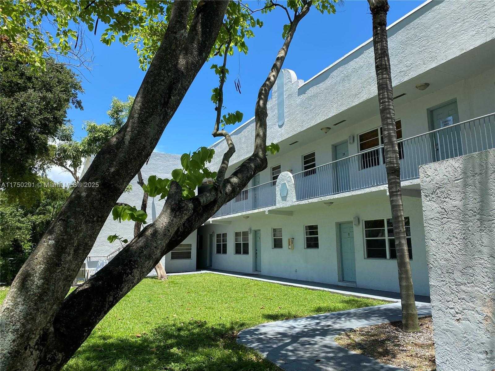 Small Image of 1925 MADISON ST #11, Hollywood Number 2