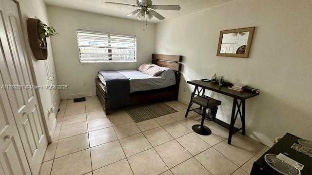 Small Image of 1925 MADISON ST #11, Hollywood Number 24