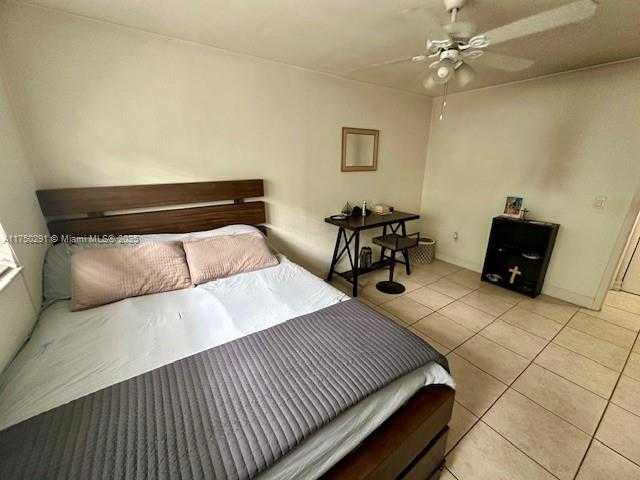 Small Image of 1925 MADISON ST #11, Hollywood Number 26