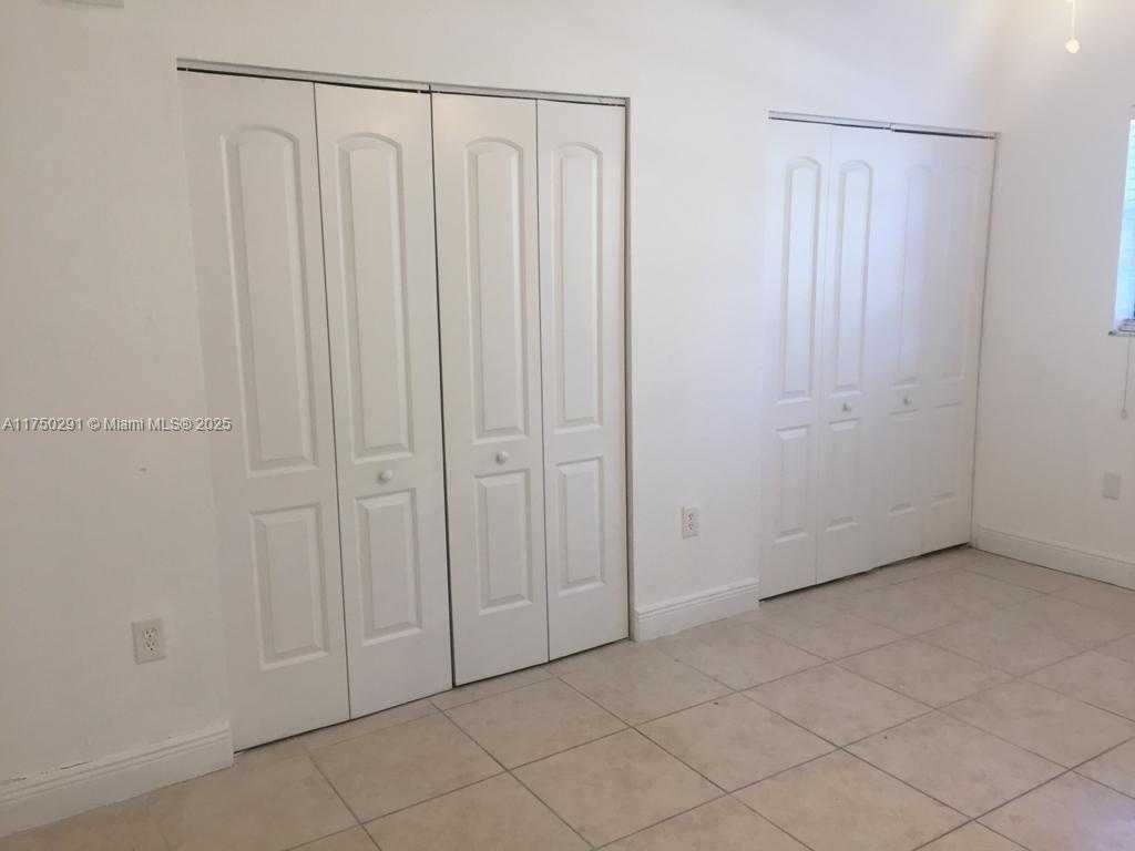 Small Image of 1925 MADISON ST #11, Hollywood Number 32