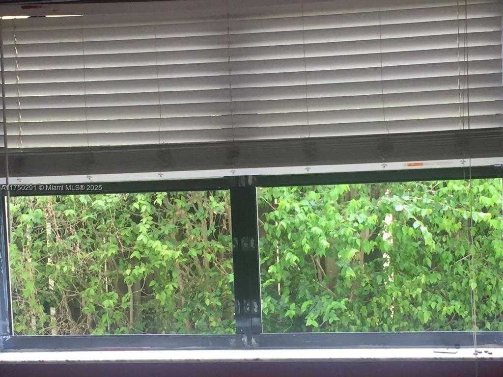 Small Image of 1925 MADISON ST #11, Hollywood Number 33