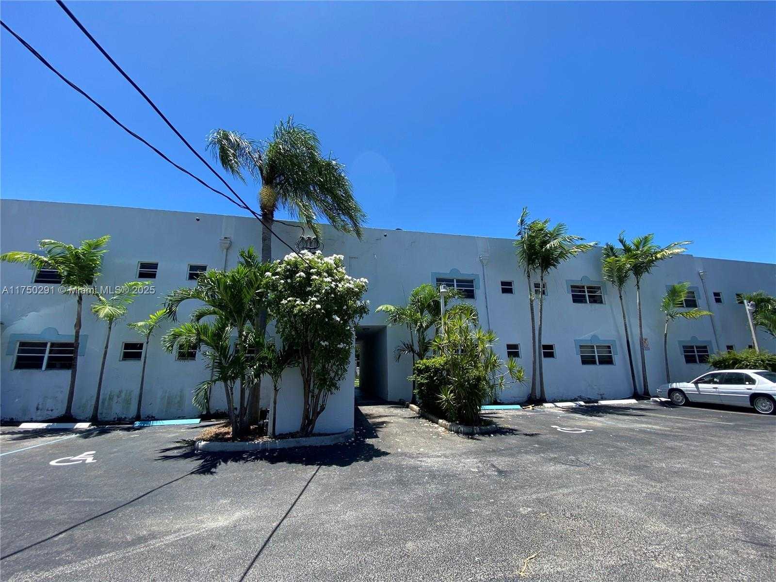 Small Image of 1925 MADISON ST #11, Hollywood Number 34