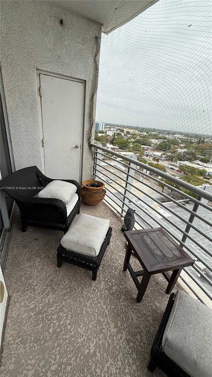 Small Image of 1830 NORTH RADIUS DR #1106, Hollywood Number 24