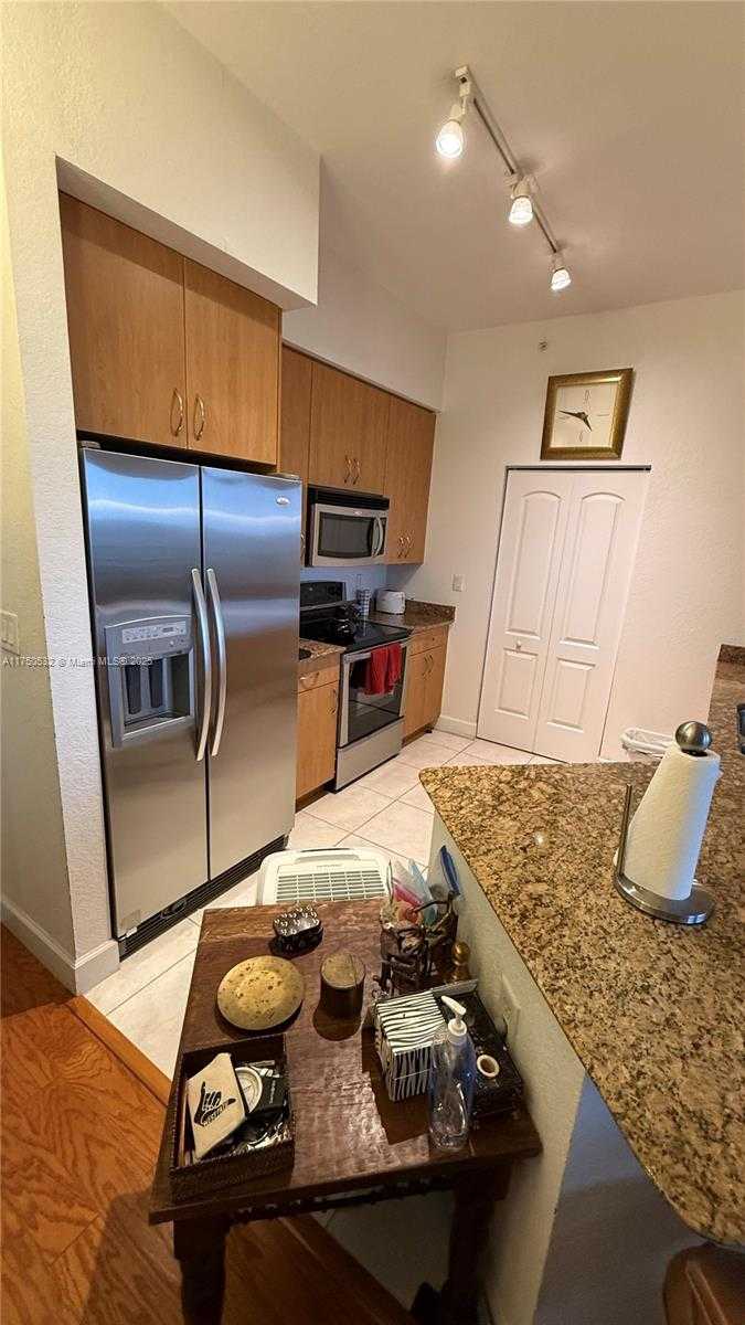 Small Image of 1830 NORTH RADIUS DR #1106, Hollywood Number 6