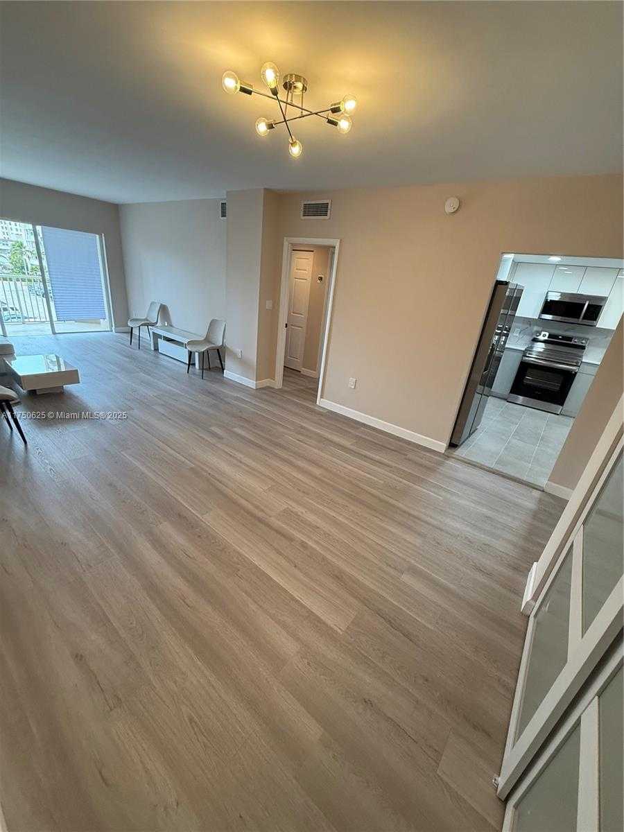 Small Image of 1980 SOUTH OCEAN DR #3M, Hallandale Beach Number 11