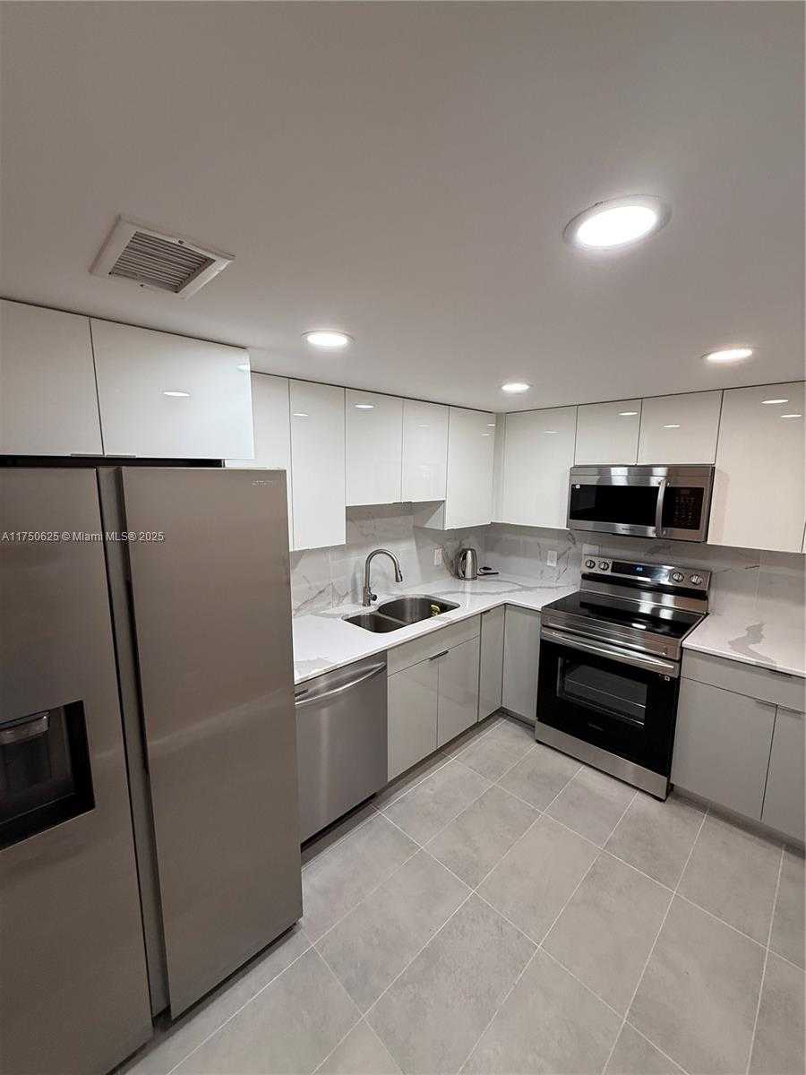 Small Image of 1980 SOUTH OCEAN DR #3M, Hallandale Beach Number 21