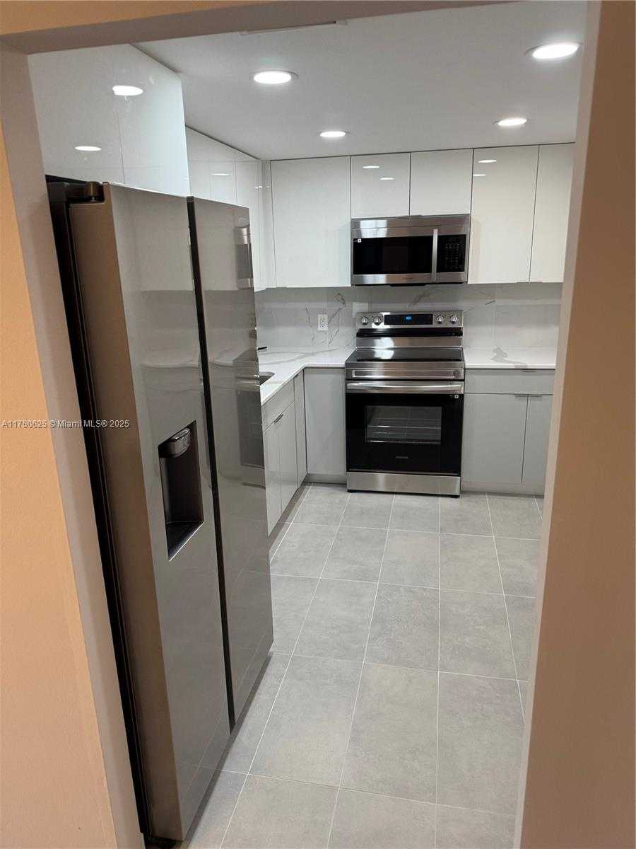 Small Image of 1980 SOUTH OCEAN DR #3M, Hallandale Beach Number 22