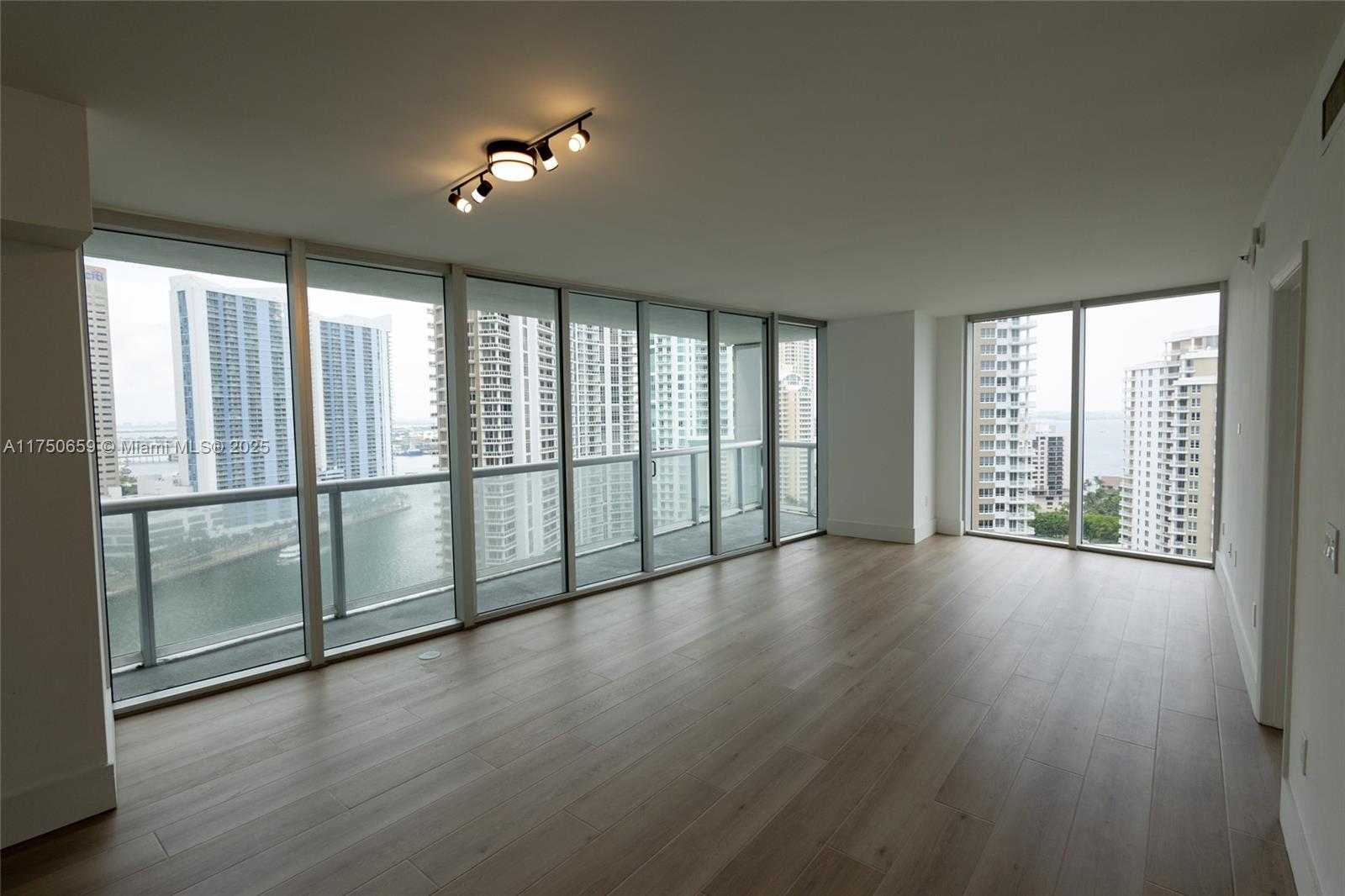 Small Image of 495 BRICKELL AVE #2102, Miami Number 15